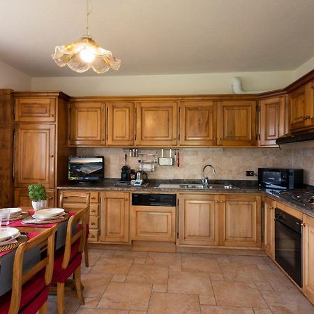 Villa Mara - Aosta - 200 Mq - Wifi - Jacuzzi - Parcheggio - Giardino Экстерьер фото