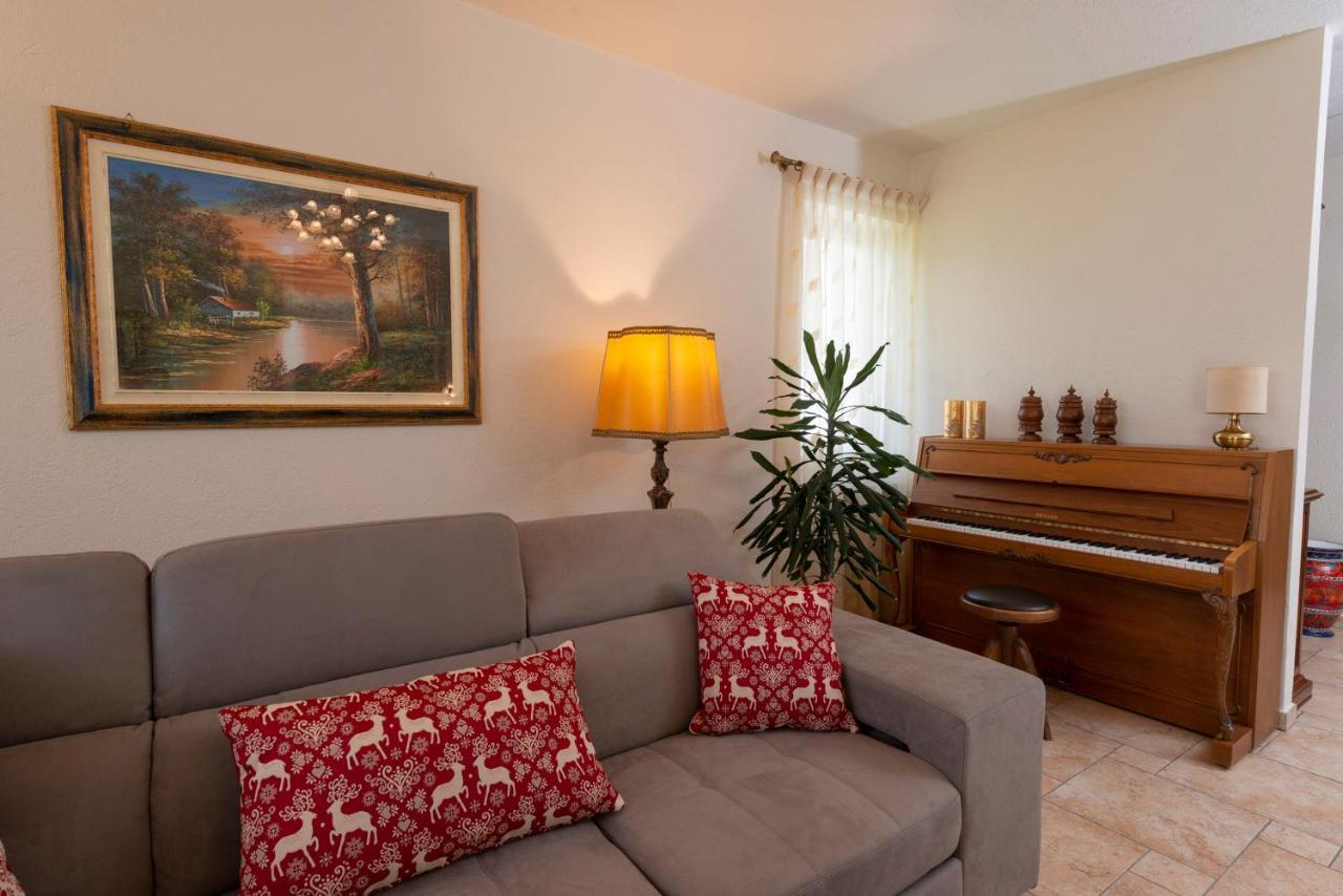 Villa Mara - Aosta - 200 Mq - Wifi - Jacuzzi - Parcheggio - Giardino Экстерьер фото