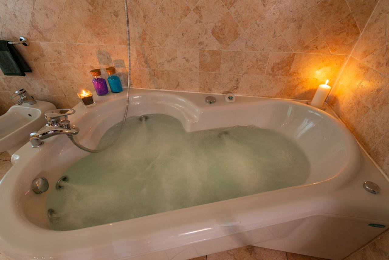 Villa Mara - Aosta - 200 Mq - Wifi - Jacuzzi - Parcheggio - Giardino Экстерьер фото