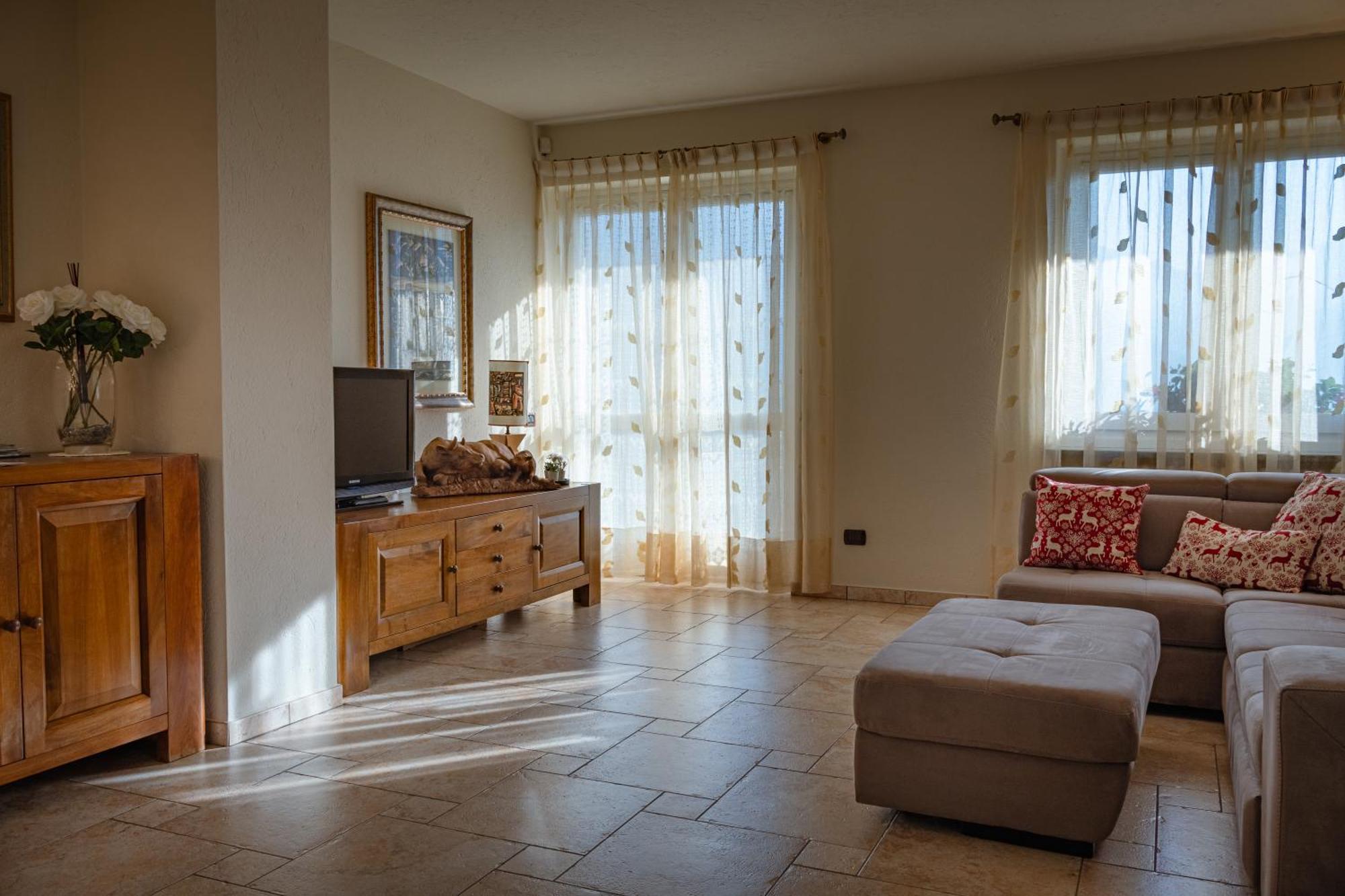 Villa Mara - Aosta - 200 Mq - Wifi - Jacuzzi - Parcheggio - Giardino Экстерьер фото