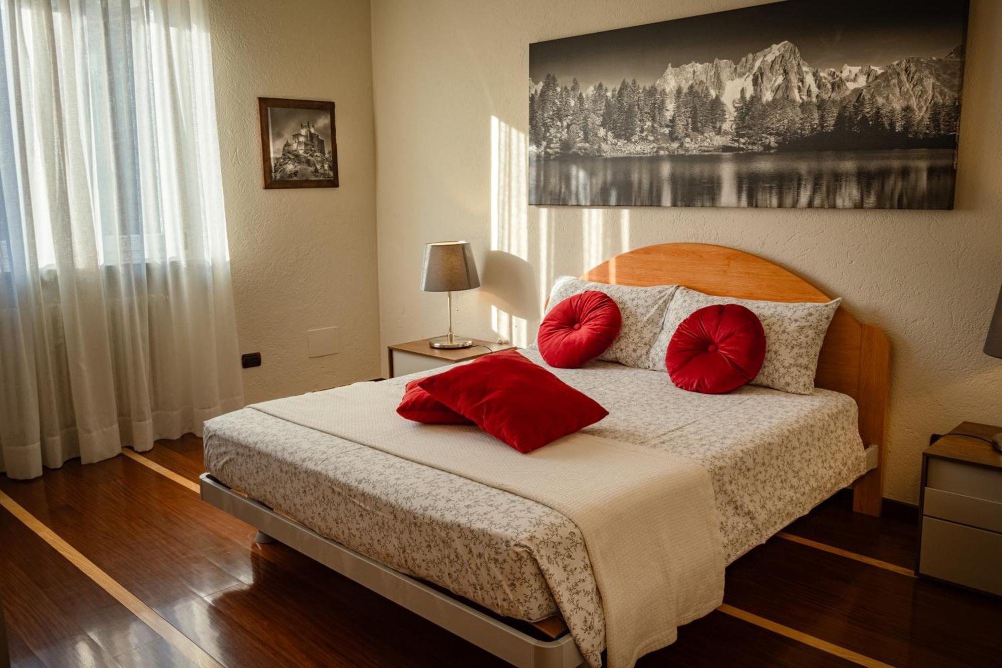 Villa Mara - Aosta - 200 Mq - Wifi - Jacuzzi - Parcheggio - Giardino Экстерьер фото
